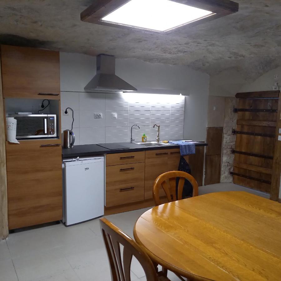 Gite-Civray-De-Touraine Troglo De Denise المظهر الخارجي الصورة