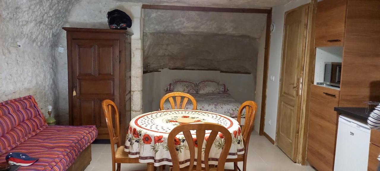 Gite-Civray-De-Touraine Troglo De Denise المظهر الخارجي الصورة