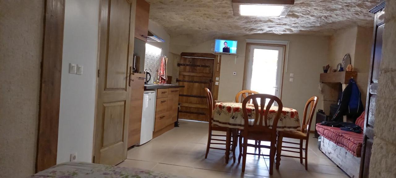 Gite-Civray-De-Touraine Troglo De Denise المظهر الخارجي الصورة